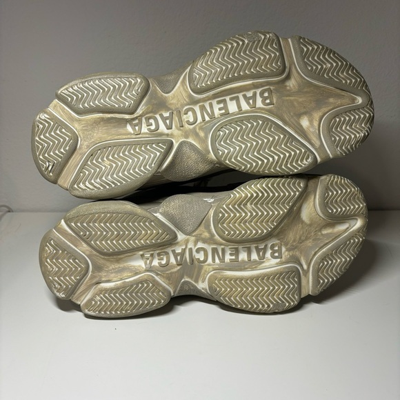 NEW BALENCIAGA TRIPLE S Faded Beige Mens Size 7 - Picture 6 of 7